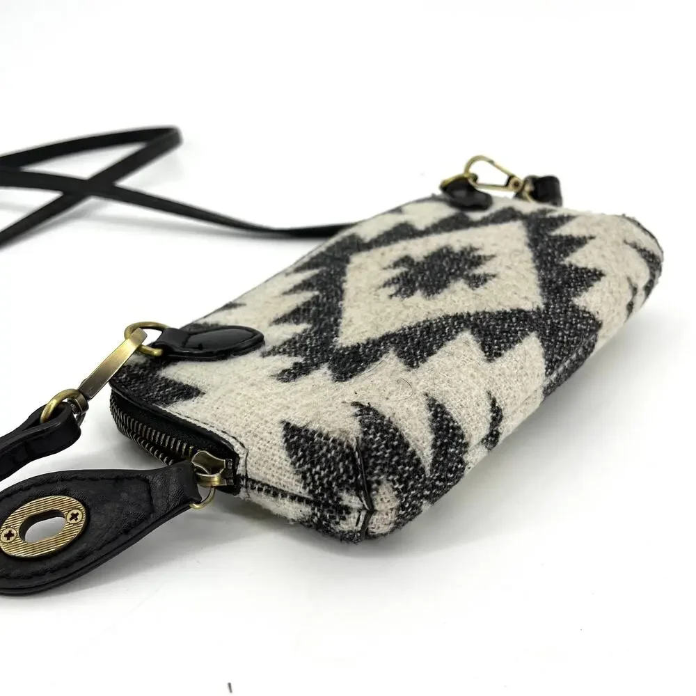 JEN & CO. Small Crossbody Bag Riley Aztec 3 Compartment‎ Bag (M013AZT)